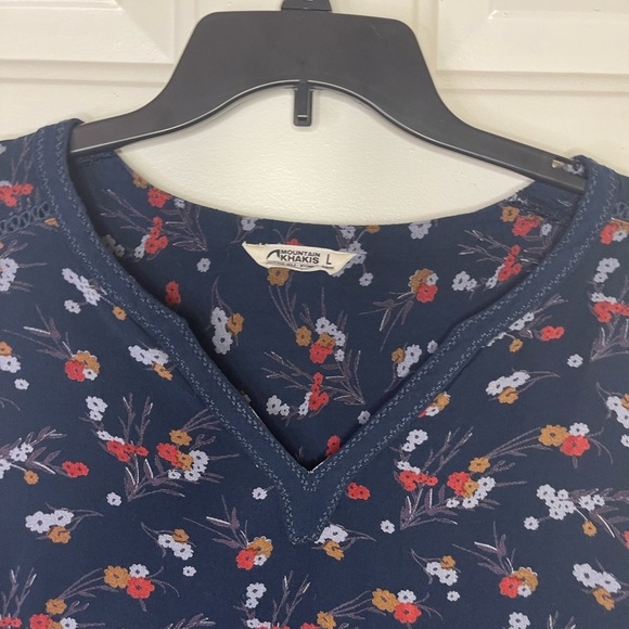 Mountain khaki floral v neck long sleeve top. - Picture 3 of 7